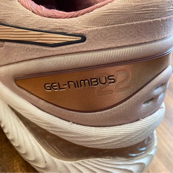 ASICS Gel-Nimbus 22 Running Shoes EUC - Picture 9 of 10